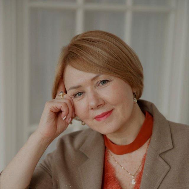 Елена Неустроева