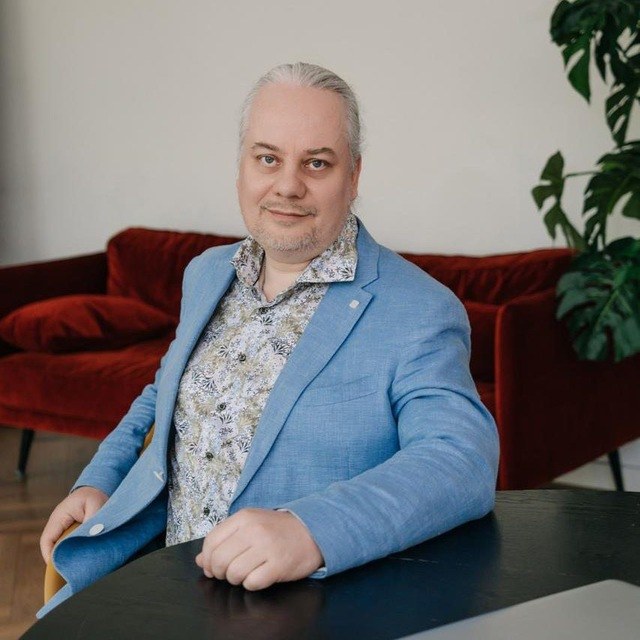 Дмитрий Попов